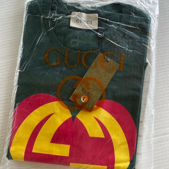 Tops - ❌SOLD ❌Not for sale.  Well made beautiful  Emerald green T-shirt